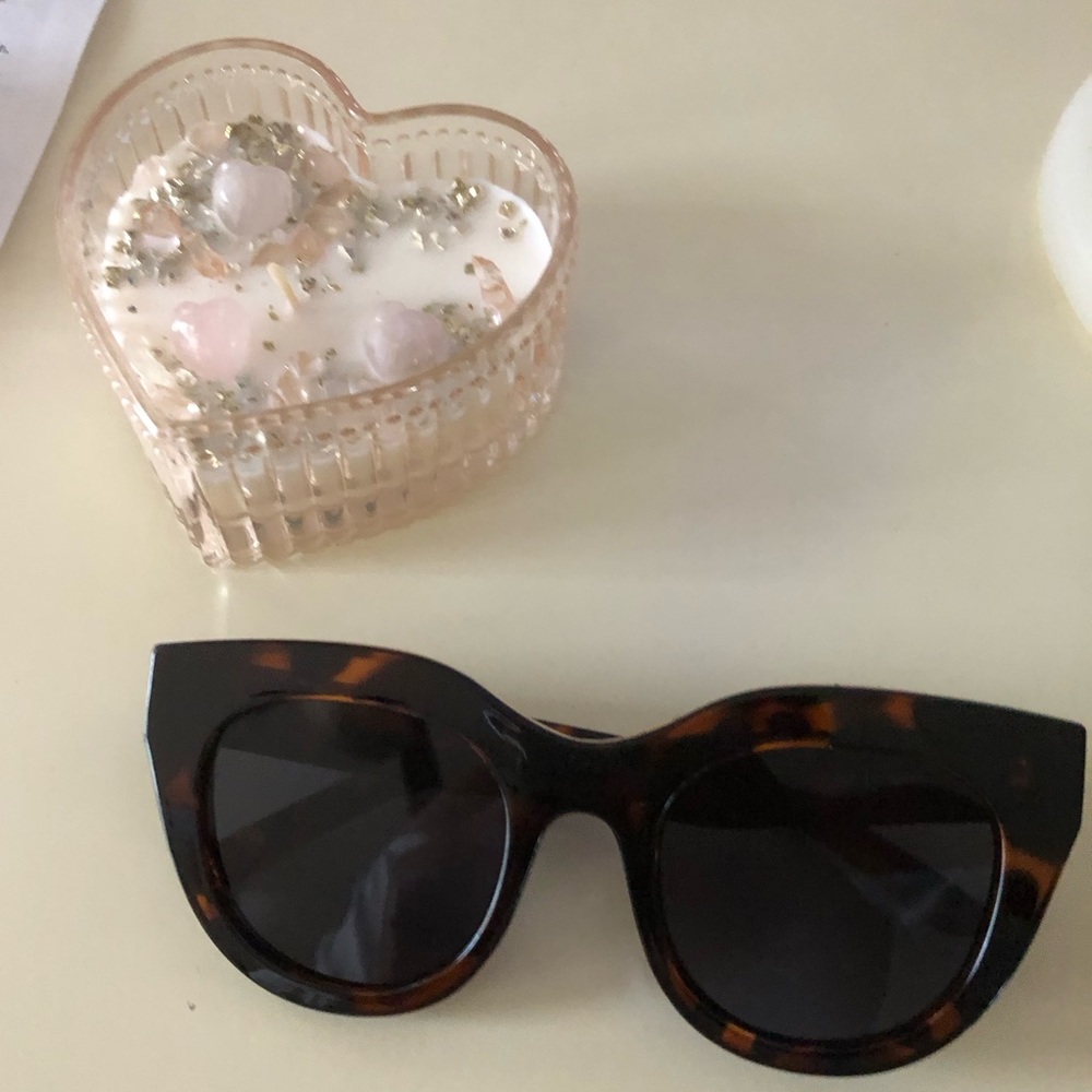Le Specs Air Heart sunnies